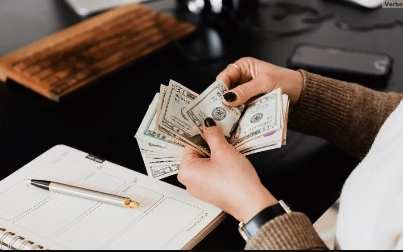 Mơ thấy tiền đánh con gì?